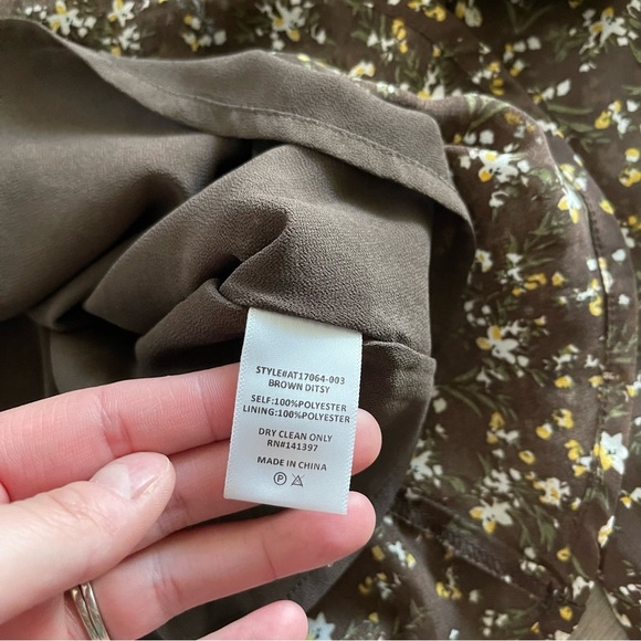 New ASTR the Label Brown Floral Button Up Poof Sleeve Sweetheart Top - Picture 7 of 7